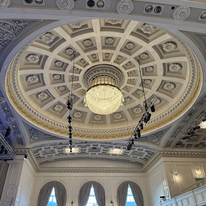 Assembly-Rooms-Edinburgh-chandelier