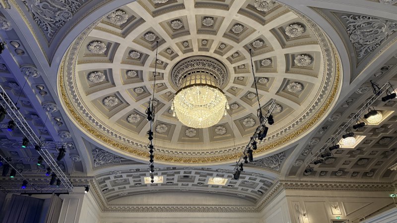 Assembly-Rooms-Edinburgh-chandelier